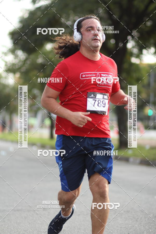 Achetez vos photos de l'vnementSantander Track&Field Run Series - Cidade Center Norte sur Fotop
