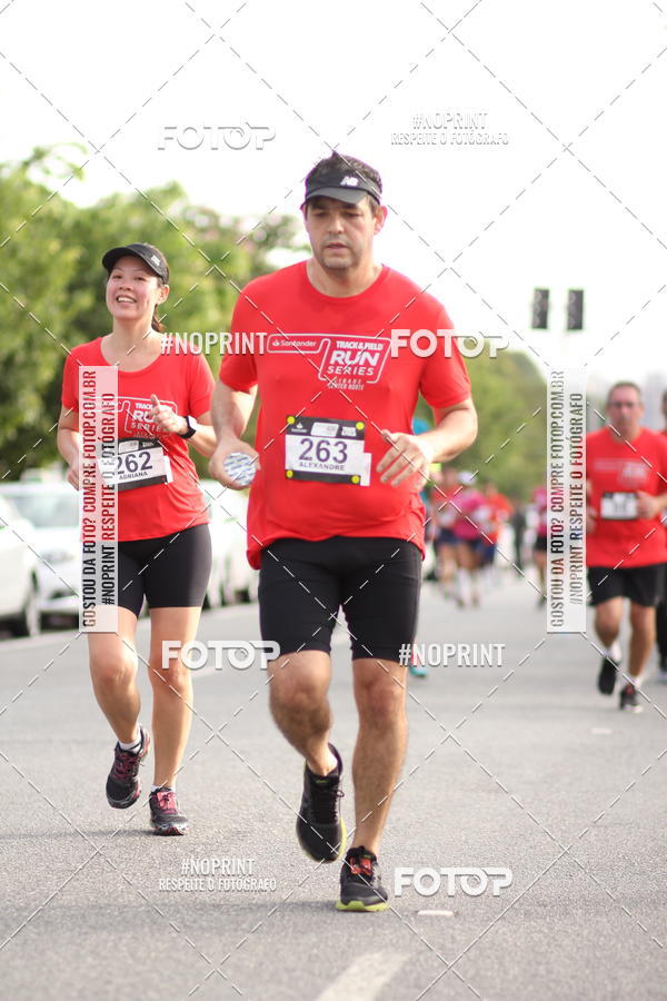 Achetez vos photos de l'vnementSantander Track&Field Run Series - Cidade Center Norte sur Fotop