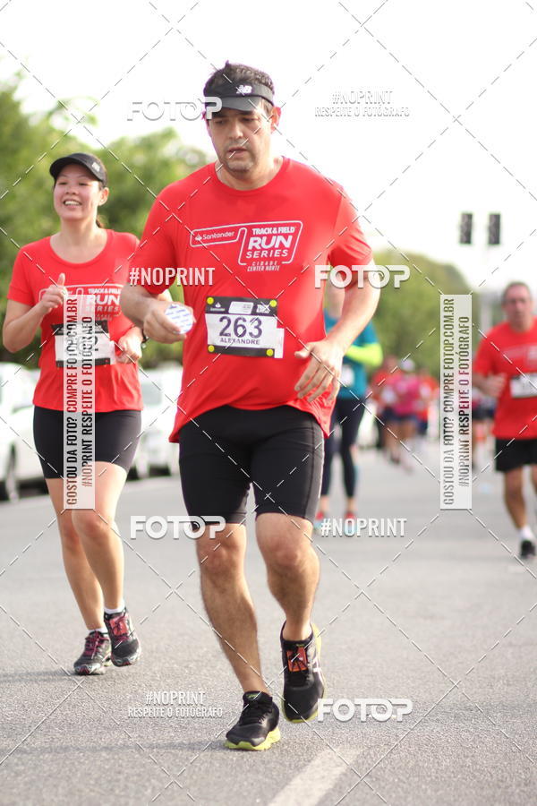 Compra tus fotos del eventoSantander Track&Field Run Series - Cidade Center Norte En Fotop
