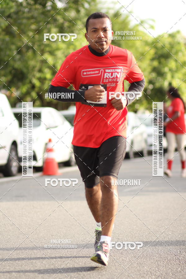 Compra tus fotos del eventoSantander Track&Field Run Series - Cidade Center Norte En Fotop