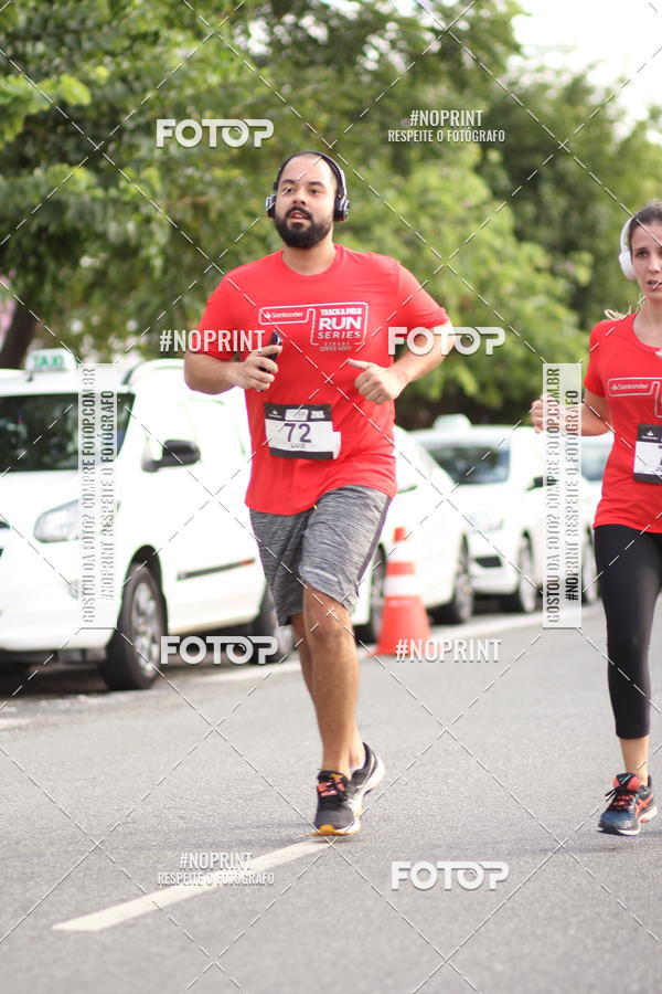 Compre as suas fotos do eventoSantander Track&Field Run Series - Cidade Center Norte no Fotop