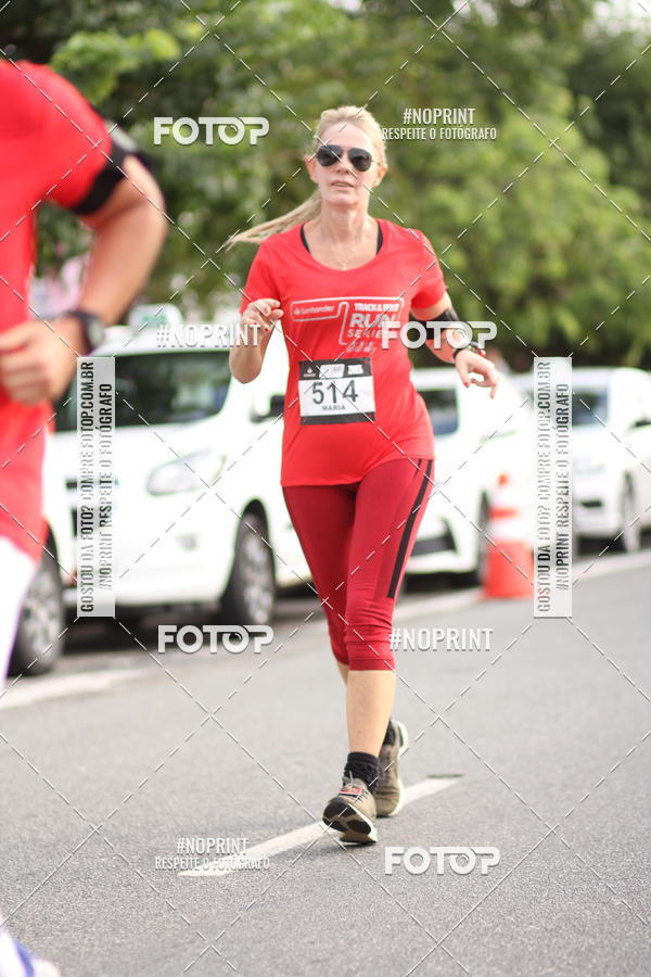 Compre as suas fotos do eventoSantander Track&Field Run Series - Cidade Center Norte no Fotop