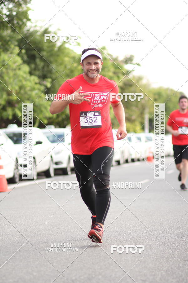 Achetez vos photos de l'vnementSantander Track&Field Run Series - Cidade Center Norte sur Fotop