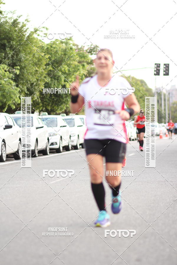 Achetez vos photos de l'vnementSantander Track&Field Run Series - Cidade Center Norte sur Fotop