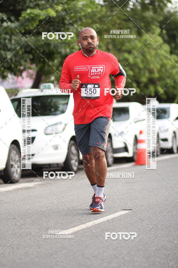 Achetez vos photos de l'vnementSantander Track&Field Run Series - Cidade Center Norte sur Fotop