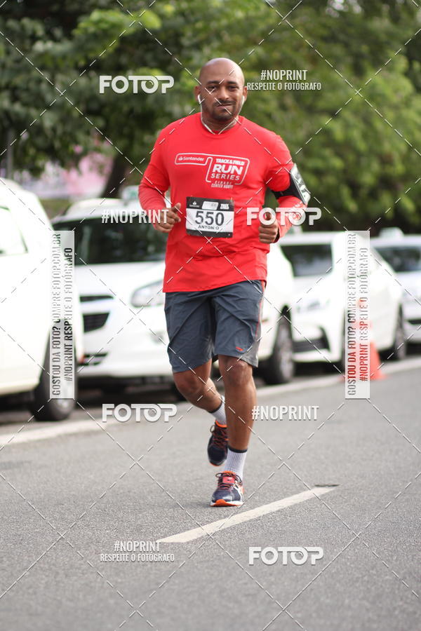 Achetez vos photos de l'vnementSantander Track&Field Run Series - Cidade Center Norte sur Fotop