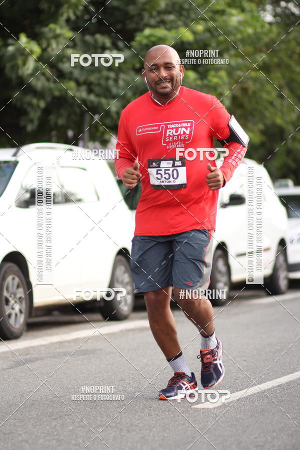 Achetez vos photos de l'vnementSantander Track&Field Run Series - Cidade Center Norte sur Fotop