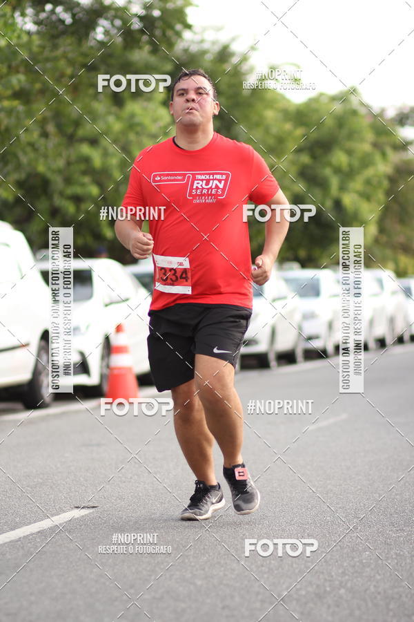Achetez vos photos de l'vnementSantander Track&Field Run Series - Cidade Center Norte sur Fotop