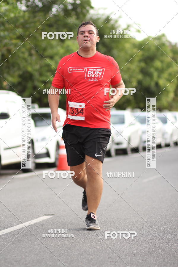 Achetez vos photos de l'vnementSantander Track&Field Run Series - Cidade Center Norte sur Fotop