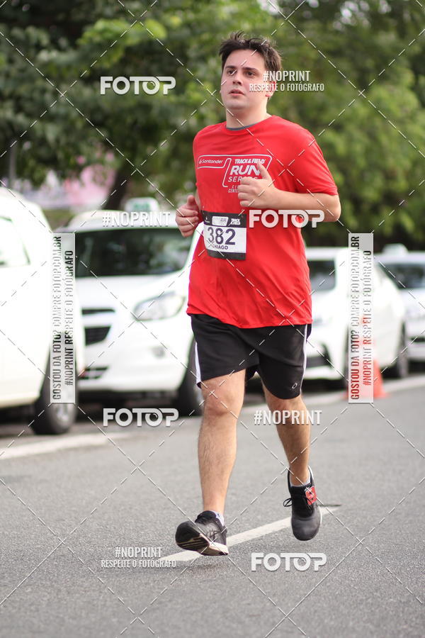 Compre as suas fotos do eventoSantander Track&Field Run Series - Cidade Center Norte no Fotop