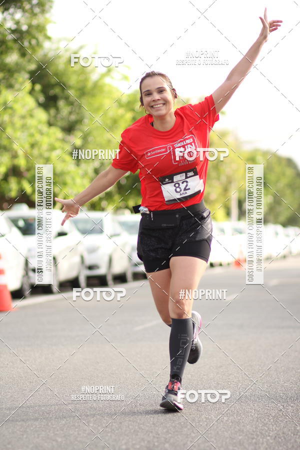 Achetez vos photos de l'vnementSantander Track&Field Run Series - Cidade Center Norte sur Fotop