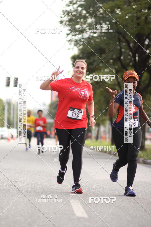 Achetez vos photos de l'vnementSantander Track&Field Run Series - Cidade Center Norte sur Fotop