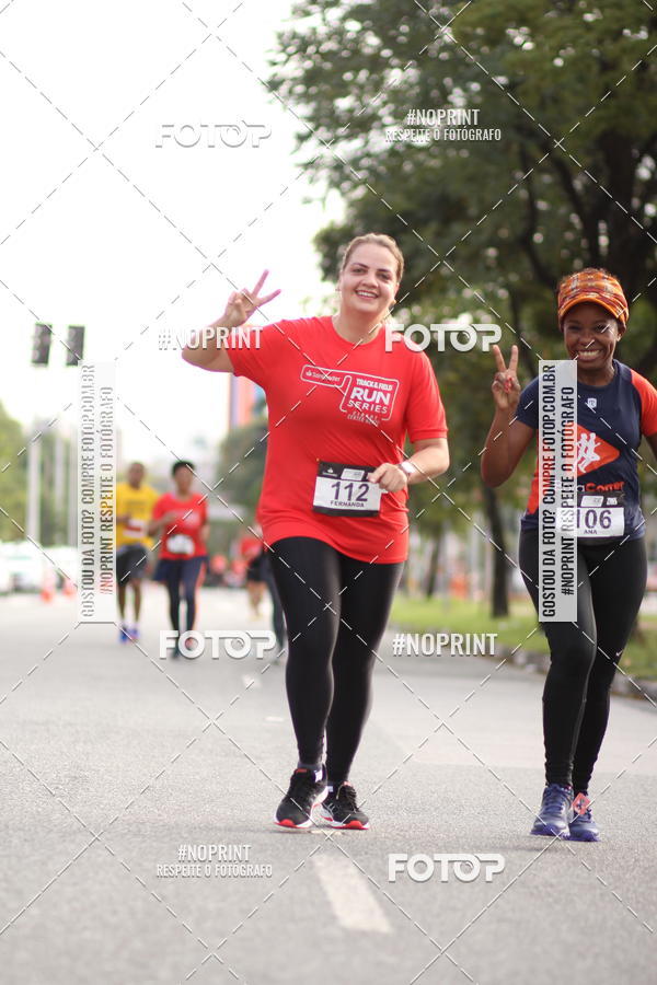 Achetez vos photos de l'vnementSantander Track&Field Run Series - Cidade Center Norte sur Fotop