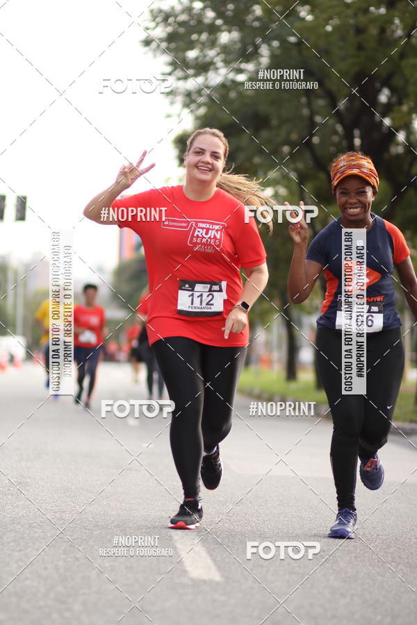 Achetez vos photos de l'vnementSantander Track&Field Run Series - Cidade Center Norte sur Fotop