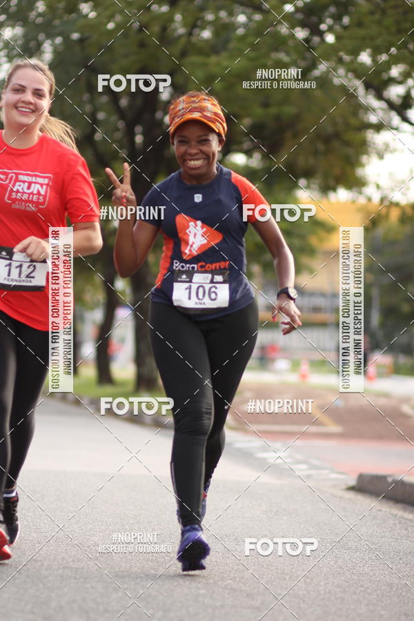 Achetez vos photos de l'vnementSantander Track&Field Run Series - Cidade Center Norte sur Fotop