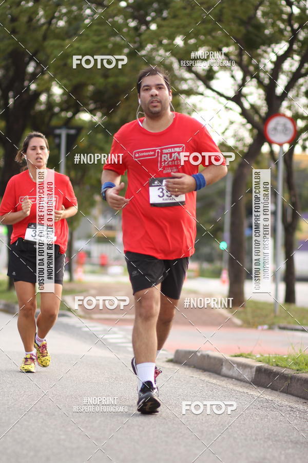 Buy your photos of the eventSantander Track&Field Run Series - Cidade Center Norte on Fotop