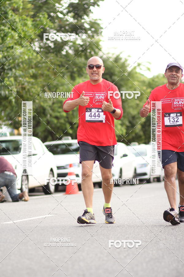 Compra tus fotos del eventoSantander Track&Field Run Series - Cidade Center Norte En Fotop