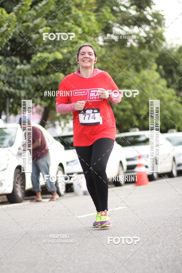Compra tus fotos del eventoSantander Track&Field Run Series - Cidade Center Norte En Fotop