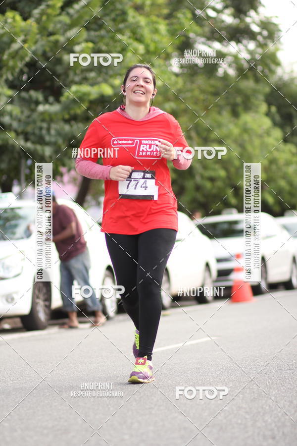 Compra tus fotos del eventoSantander Track&Field Run Series - Cidade Center Norte En Fotop