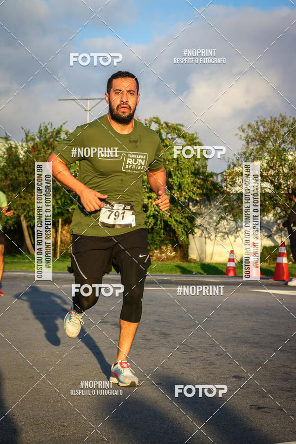 Buy your photos of the eventSantander Track&Field Run Series - Cidade Center Norte on Fotop