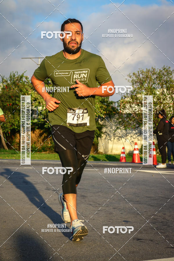Acquista le foto dell'eventoSantander Track&Field Run Series - Cidade Center Norte in Fotop