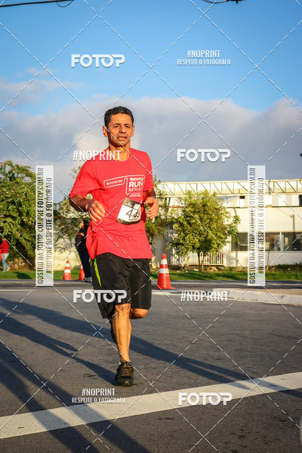 Buy your photos of the eventSantander Track&Field Run Series - Cidade Center Norte on Fotop