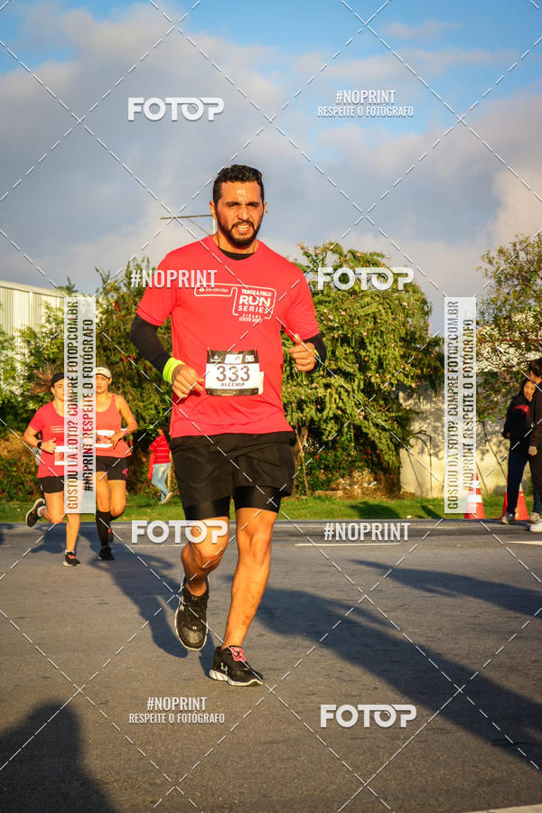 Buy your photos of the eventSantander Track&Field Run Series - Cidade Center Norte on Fotop