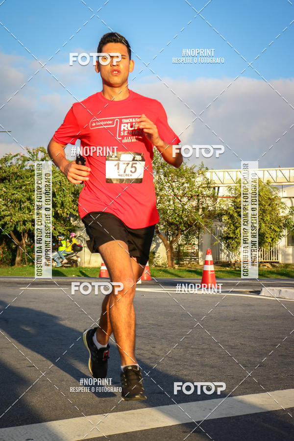 Buy your photos of the eventSantander Track&Field Run Series - Cidade Center Norte on Fotop