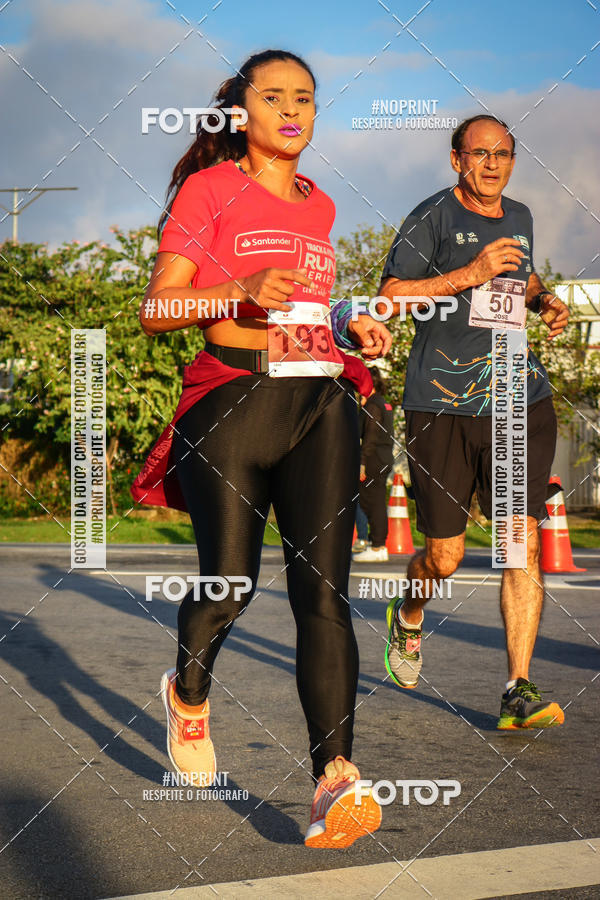 Achetez vos photos de l'�v�nementSantander Track&Field Run Series - Cidade Center Norte sur Fotop