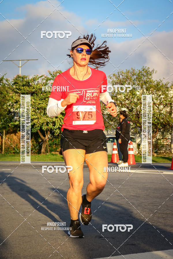 Achetez vos photos de l'�v�nementSantander Track&Field Run Series - Cidade Center Norte sur Fotop