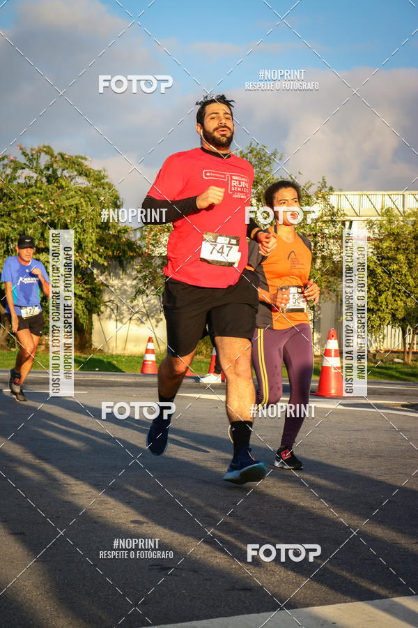 Compre as suas fotos do eventoSantander Track&Field Run Series - Cidade Center Norte no Fotop
