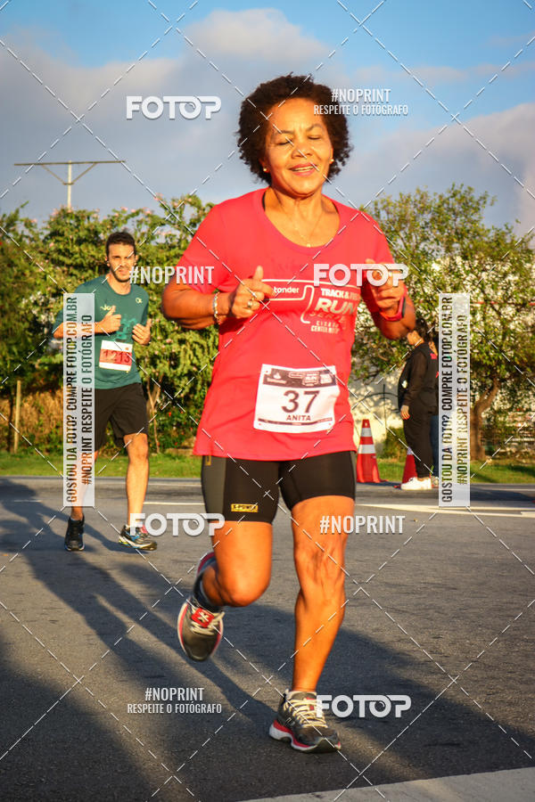 Compre as suas fotos do eventoSantander Track&Field Run Series - Cidade Center Norte no Fotop