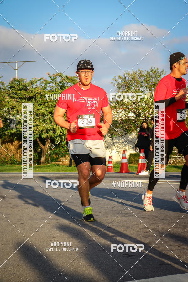 Buy your photos of the eventSantander Track&Field Run Series - Cidade Center Norte on Fotop