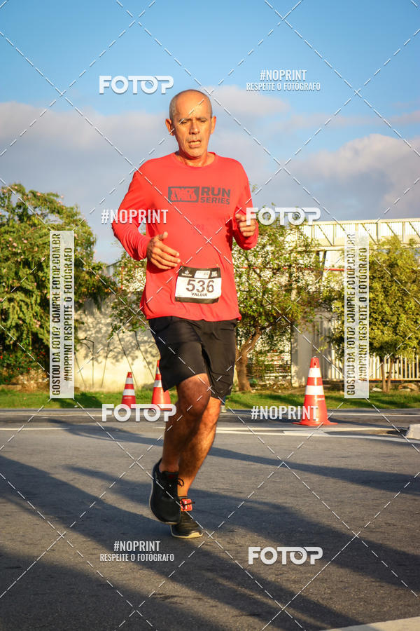Achetez vos photos de l'�v�nementSantander Track&Field Run Series - Cidade Center Norte sur Fotop