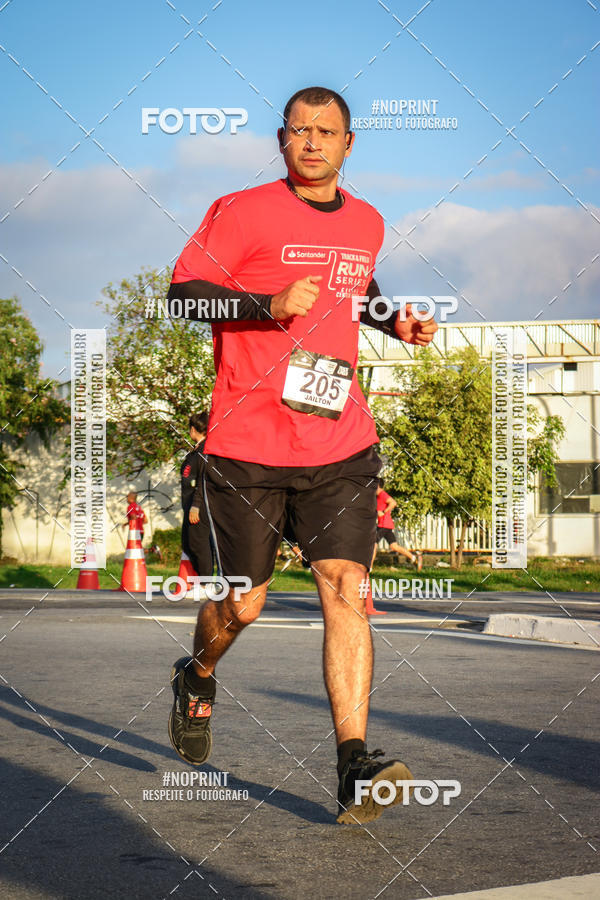 Achetez vos photos de l'�v�nementSantander Track&Field Run Series - Cidade Center Norte sur Fotop