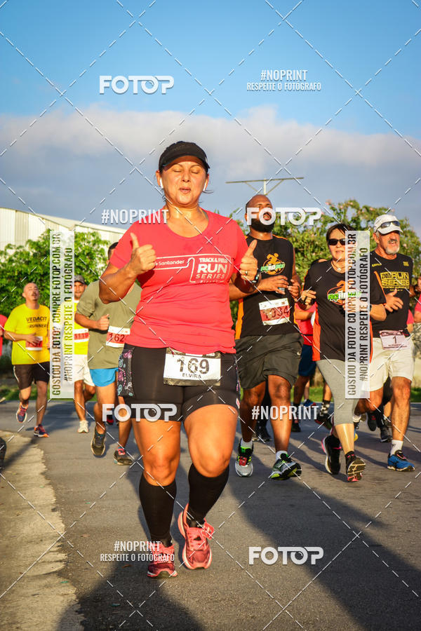 Compre as suas fotos do eventoSantander Track&Field Run Series - Cidade Center Norte no Fotop