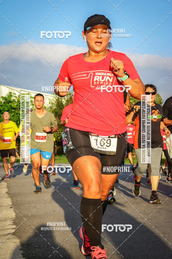 Compre as suas fotos do eventoSantander Track&Field Run Series - Cidade Center Norte no Fotop