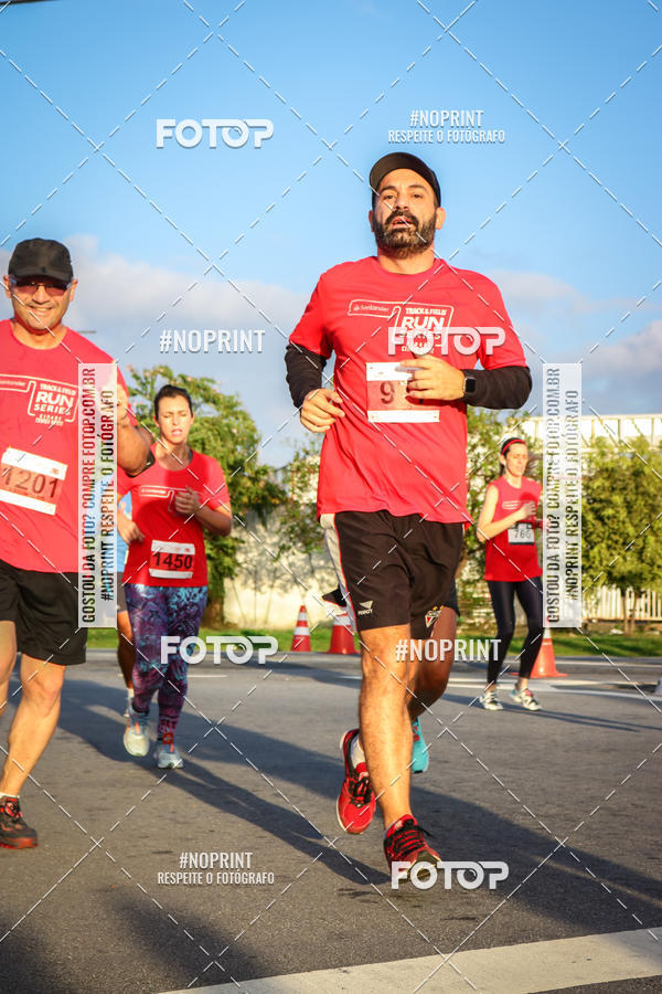 Buy your photos of the eventSantander Track&Field Run Series - Cidade Center Norte on Fotop