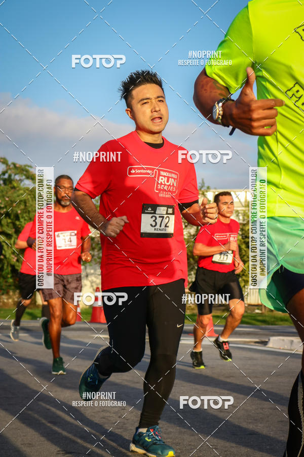 Buy your photos of the eventSantander Track&Field Run Series - Cidade Center Norte on Fotop
