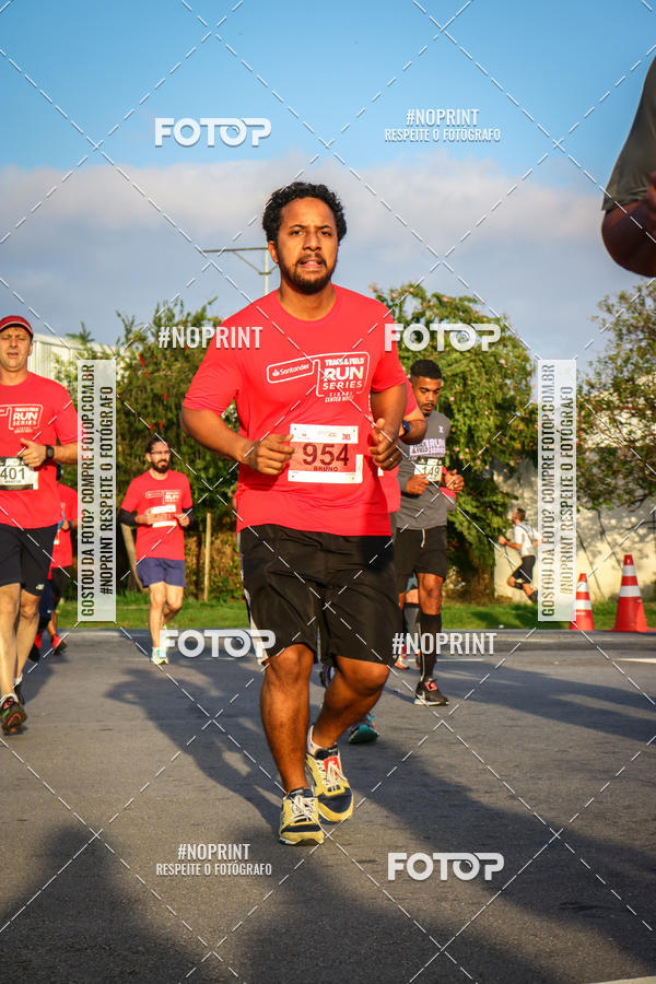 Buy your photos of the eventSantander Track&Field Run Series - Cidade Center Norte on Fotop