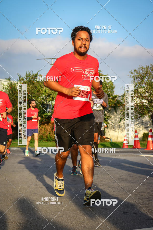 Buy your photos of the eventSantander Track&Field Run Series - Cidade Center Norte on Fotop