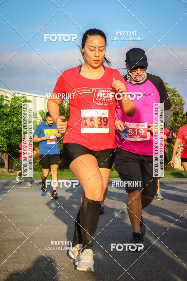 Achetez vos photos de l'�v�nementSantander Track&Field Run Series - Cidade Center Norte sur Fotop