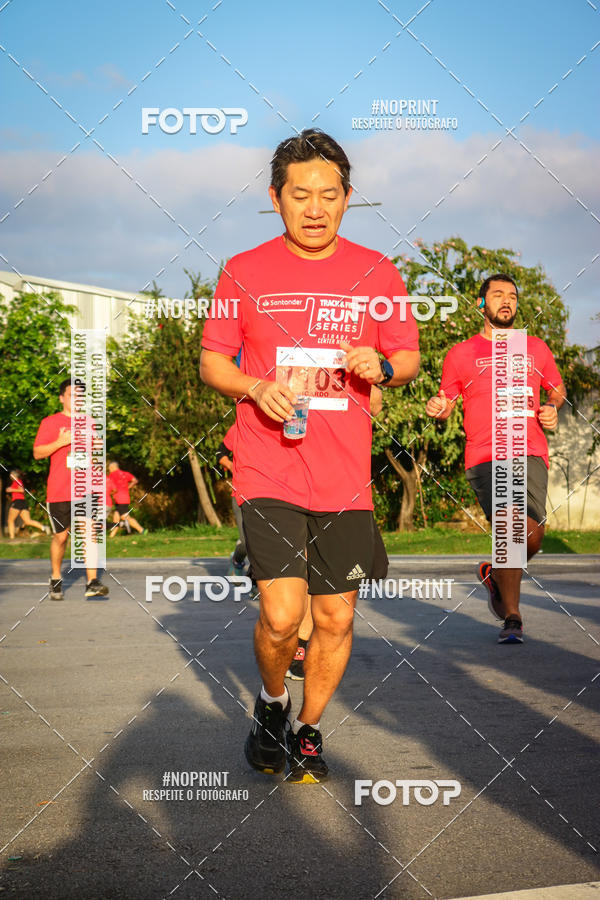 Achetez vos photos de l'�v�nementSantander Track&Field Run Series - Cidade Center Norte sur Fotop