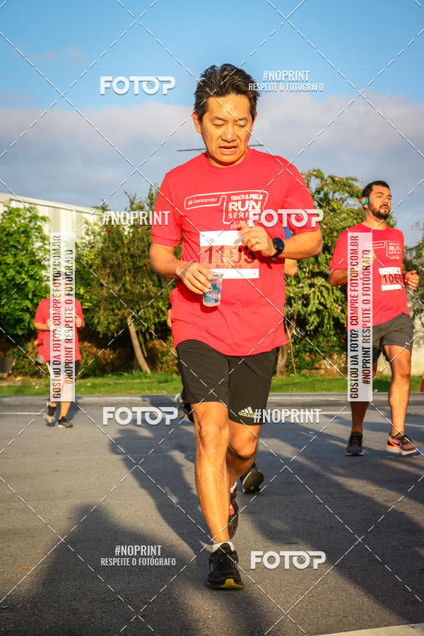 Achetez vos photos de l'�v�nementSantander Track&Field Run Series - Cidade Center Norte sur Fotop