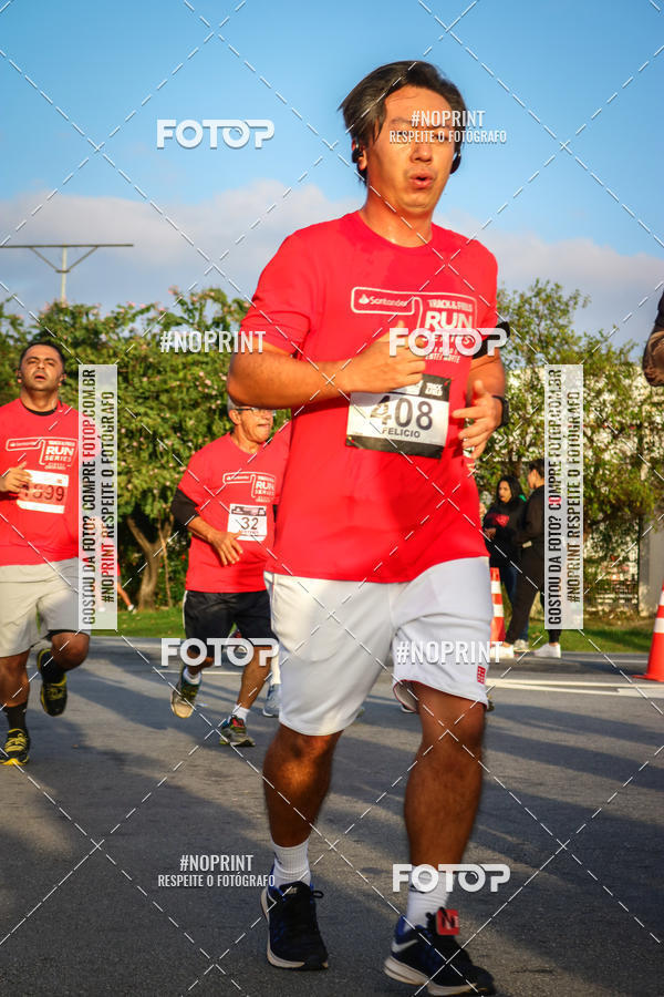 Buy your photos of the eventSantander Track&Field Run Series - Cidade Center Norte on Fotop