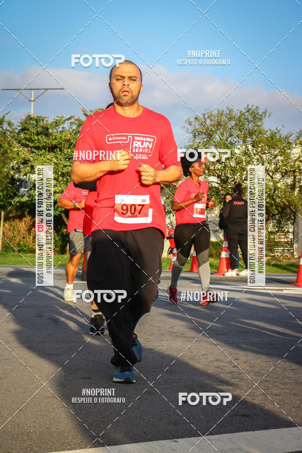 Buy your photos of the eventSantander Track&Field Run Series - Cidade Center Norte on Fotop