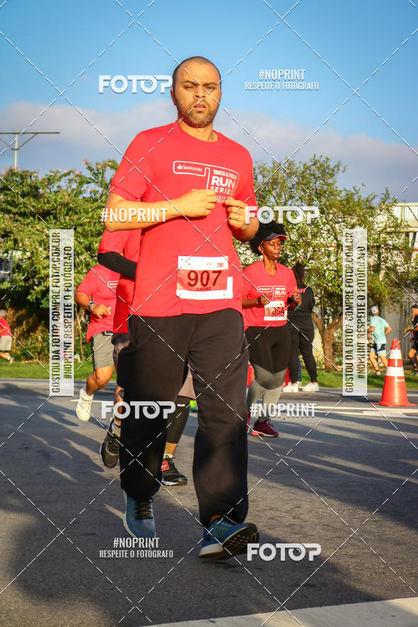 Acquista le foto dell'eventoSantander Track&Field Run Series - Cidade Center Norte in Fotop