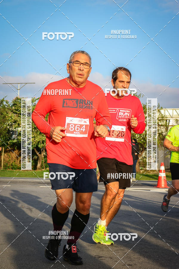 Buy your photos of the eventSantander Track&Field Run Series - Cidade Center Norte on Fotop