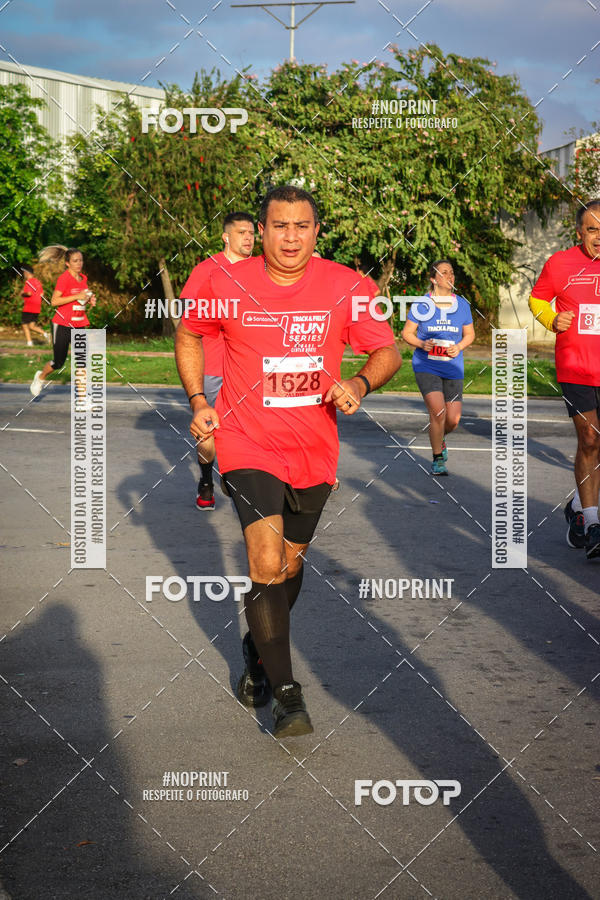Buy your photos of the eventSantander Track&Field Run Series - Cidade Center Norte on Fotop