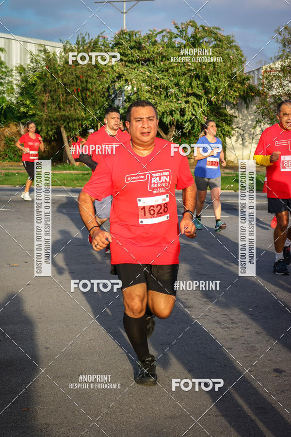 Buy your photos of the eventSantander Track&Field Run Series - Cidade Center Norte on Fotop